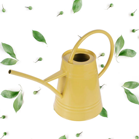 regadera jaune en métal