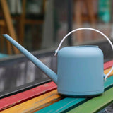 Regadera de plástico de diseño | El aspersor regó