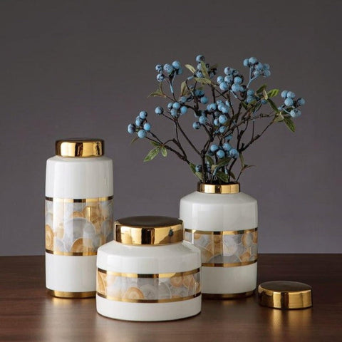 vase en porcelaine doré