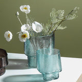 vase en verre ondulé
