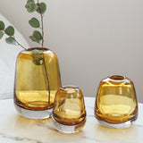 Vase jaune ambre