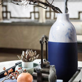 florero moderno azul