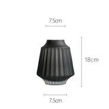 Vase en verre dépoli