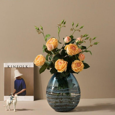 Vase en verre soufflé bleu