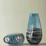 Vase en verre soufflé bleu