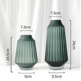 Vase en verre dépoli