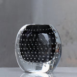 pequeño jarrón negro